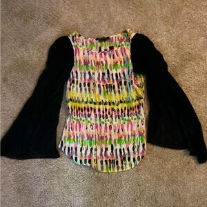 NWT BcbgMaxazria Colorful Abstract Polyester Top Long Slit Black Sleeves Size XS